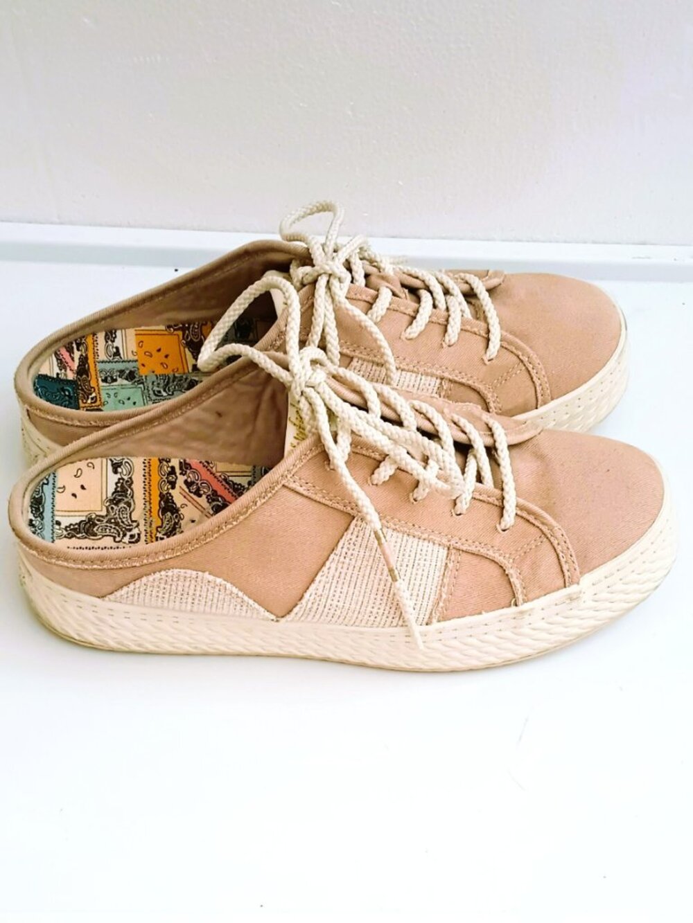 Blowfish Canvas Slip On Mules 8.5 Pale Pink Casual Lace-Up Sneakers - Picture 2 of 10